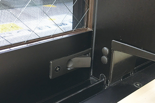 バルコニー窓に補助錠設置